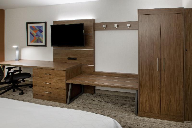 Express & By Ihg Hotel 4*