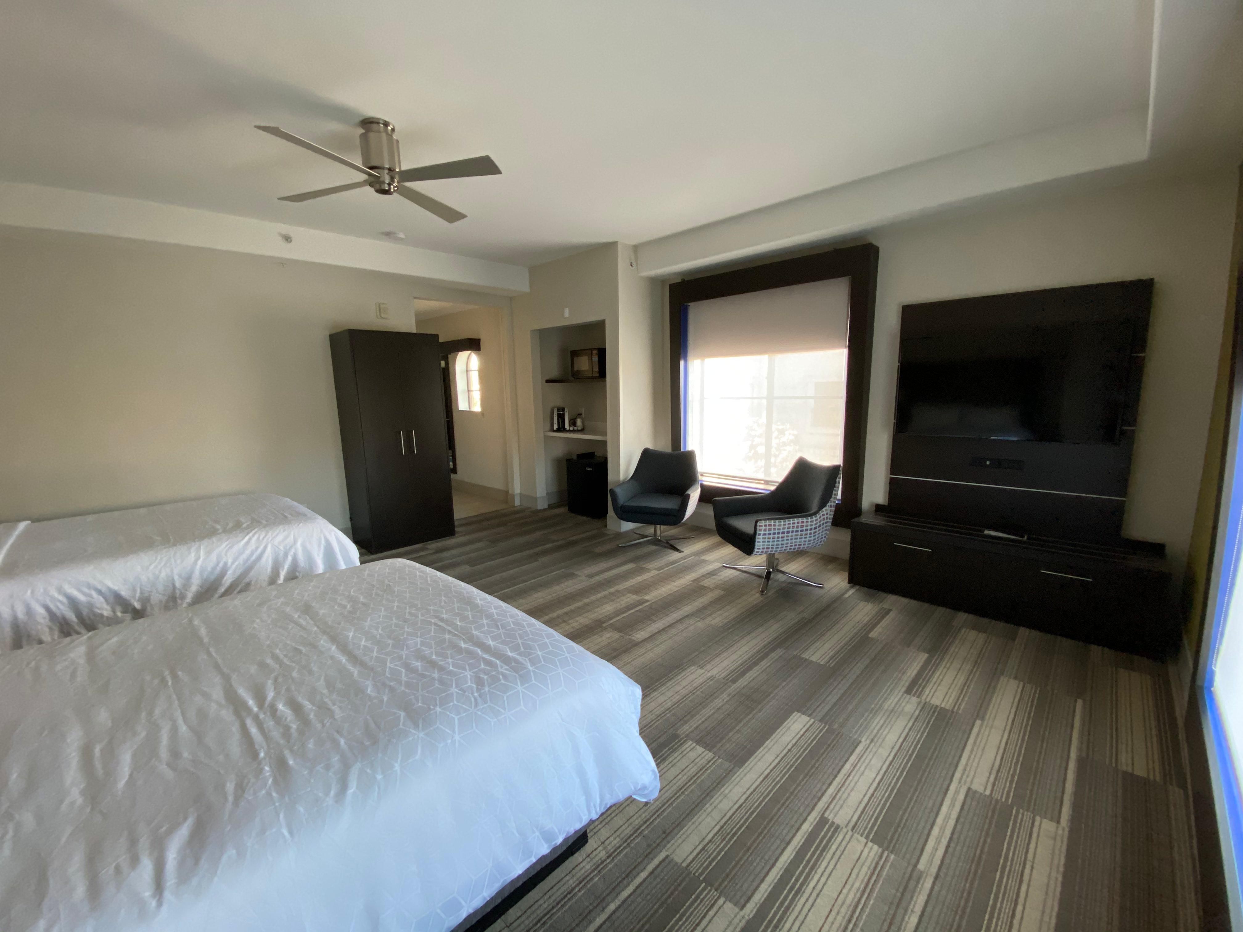 Express & By Ihg 4*