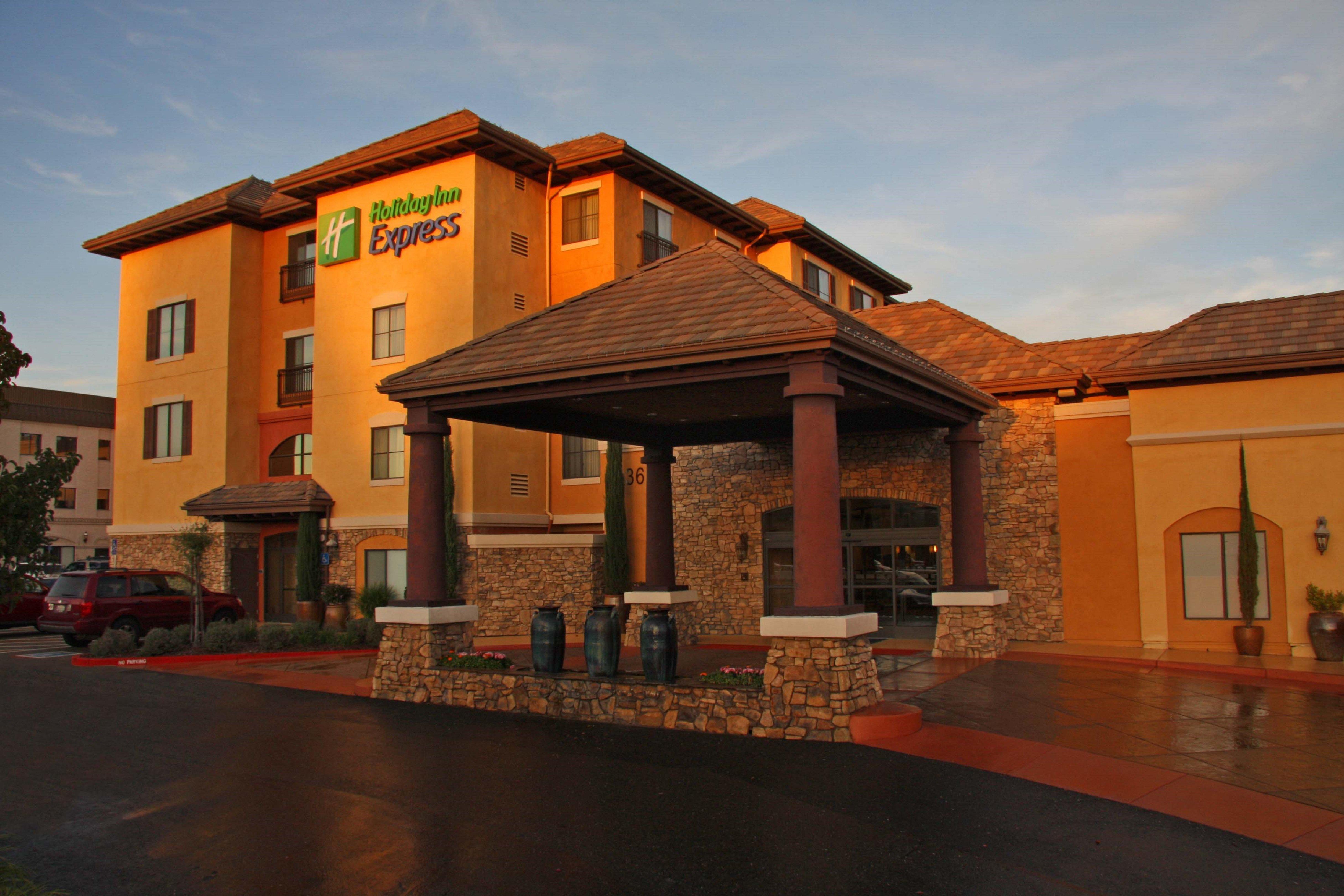 Hotel Express & By Ihg 4*