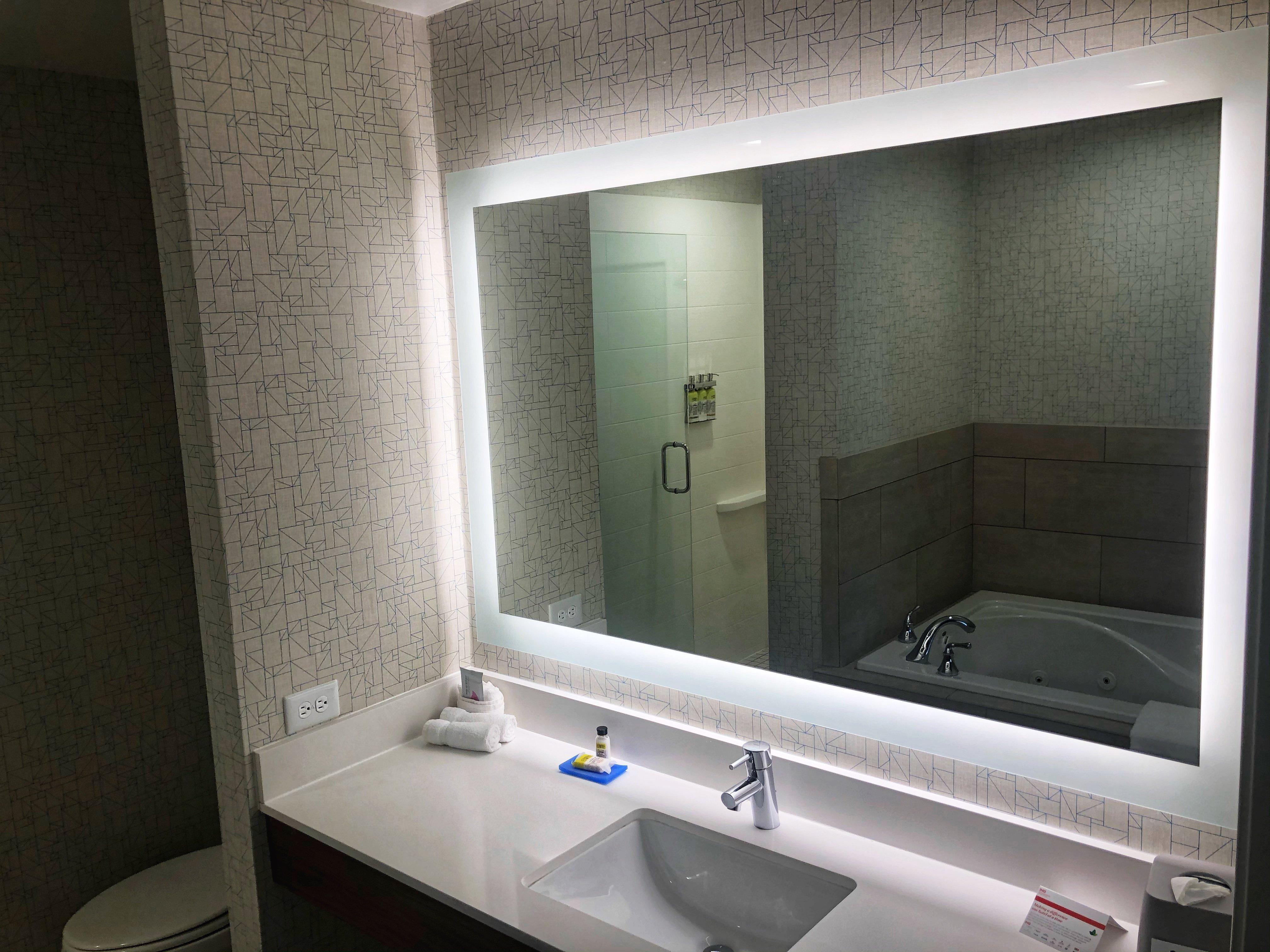 Express & By Ihg Hotel 4*