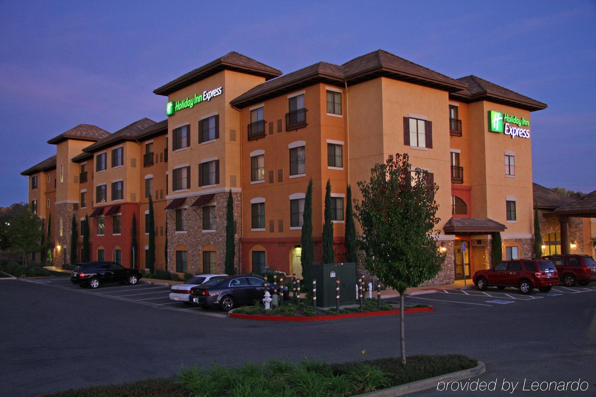 Express & By Ihg Hotel